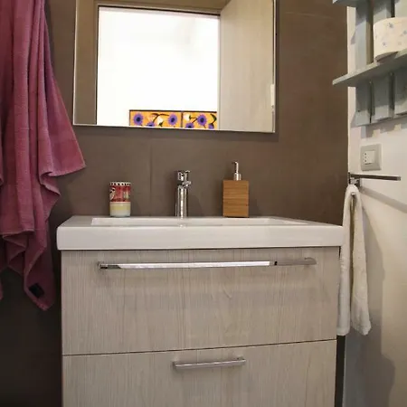 לינה וארוחת בוקר Pixel ראבנה