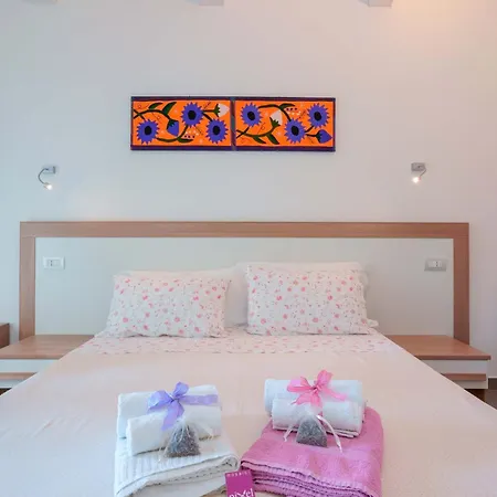Bed & Breakfast Pixel